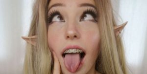 Belle Delphine selfie mirror