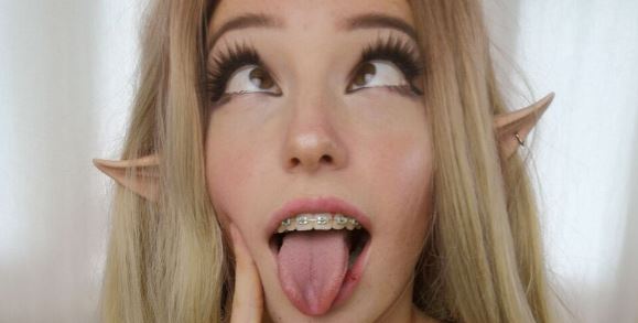 belle delphine selfie mirror
