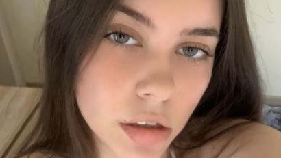 Larisa (kissfromlarisa)