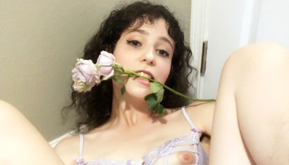 Selena Moon @loveselenamoon