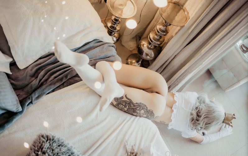 Amanda Welp - Booette