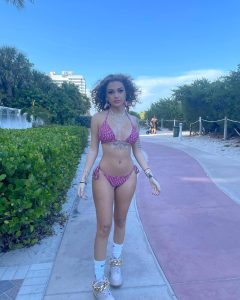 Malu Trevejo sexy bikini Onlyfans XXX