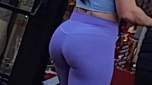 Culazo y tetotas de chica nerd
