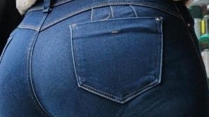 Mas colas deliciosas en jeans