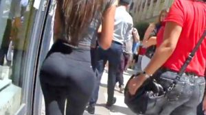 Tanga marcada en calza culazo