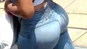 Morocha ortazo terrible jeans