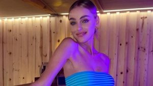 Tits - Elizabeth Turner