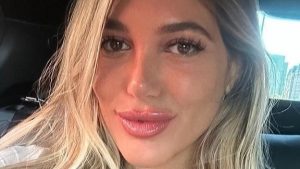 Marian Farjat thong close up