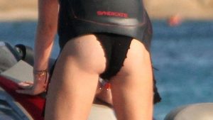 lindsay_lohan nipple slip