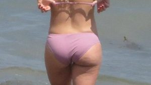 Hillary Duff Bikini 2, thong beautiful ass