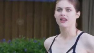 Alexandra-Daddario_