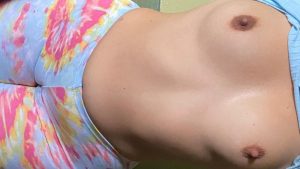 APORTE - Morboseando a la prima de mi esposa en pijama, afloja raja