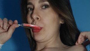 Lila, hermosa milf argenta de tremendas tetas