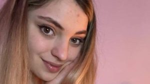 Fiona, tremendas tetas la profe de piano